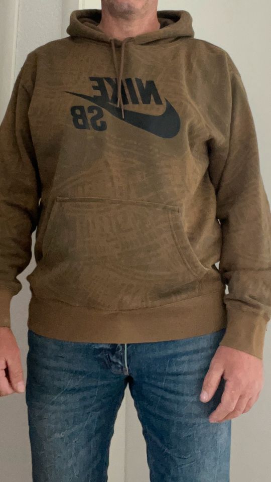 Nike Herren Hoodie in Gr .L in Blaustein