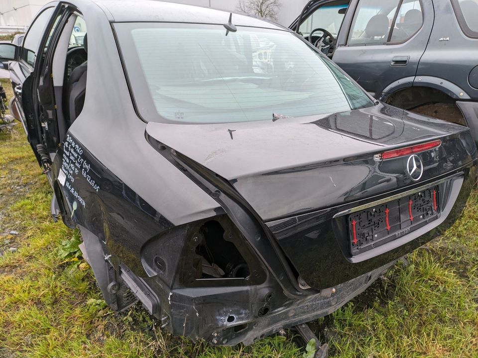 Schlachtfest Mercedes W211 Schwarz C197 /Blau 359 in Gronau (Westfalen)