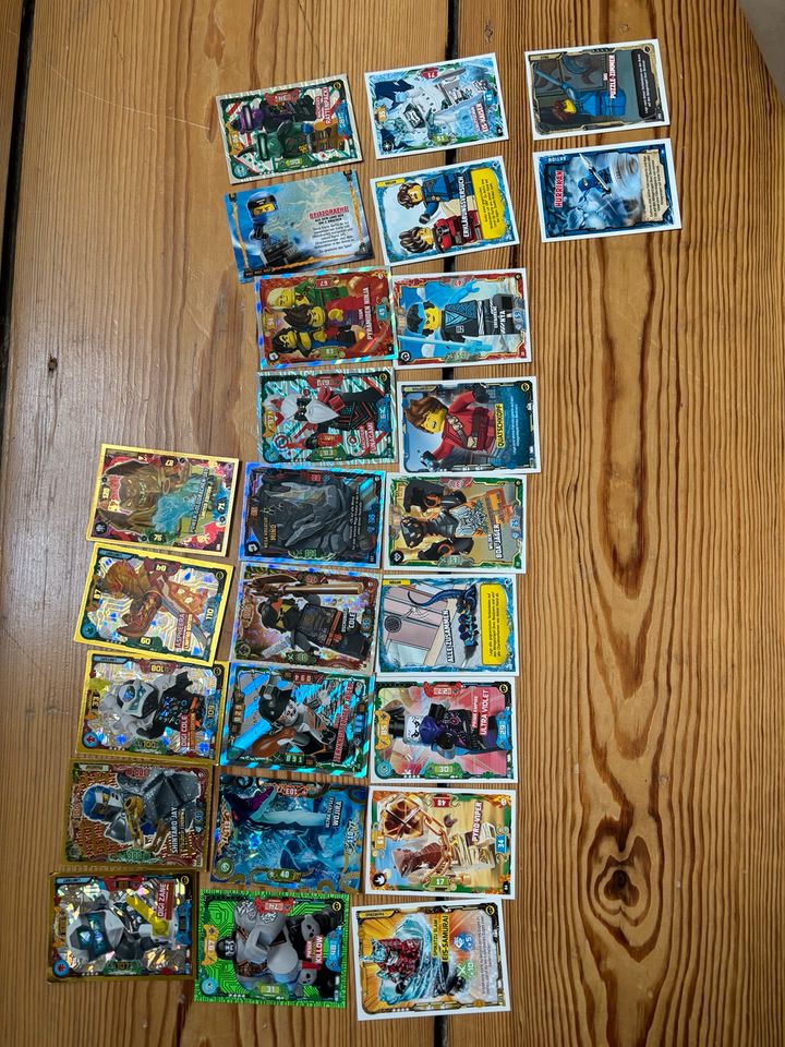 25 Ninjago Trading Karten (auch limitierte) in Berlin