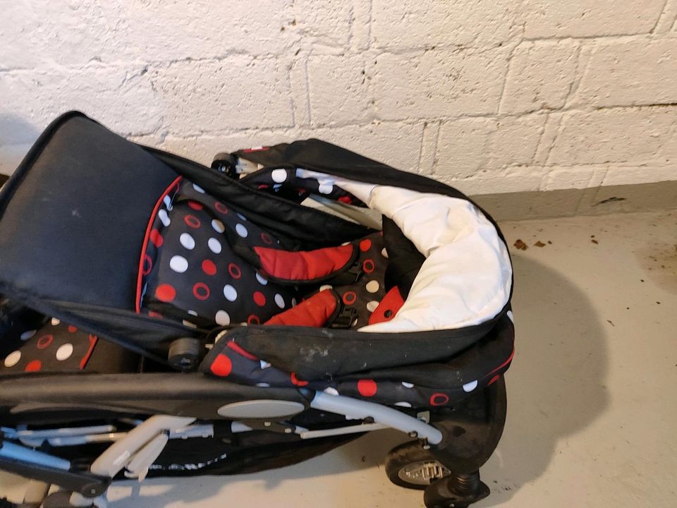 Kinderwagen  Für Zwillinge oder normal in Grävenwiesbach