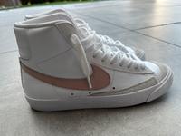 Nike Blazer Sneaker Weiß/ Rosa  wie NEU gr.39 Nordrhein-Westfalen - Detmold Vorschau