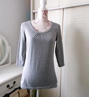 Longsleeve Langarmshirt Grau Nieten Schmuck Ausschnitt 3/4 S 36 Hessen - Griesheim Vorschau