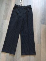 Nadelstreifen Hose Stoffhose Gr. 44 schwarz weiß neu Nordrhein-Westfalen - Borchen Vorschau