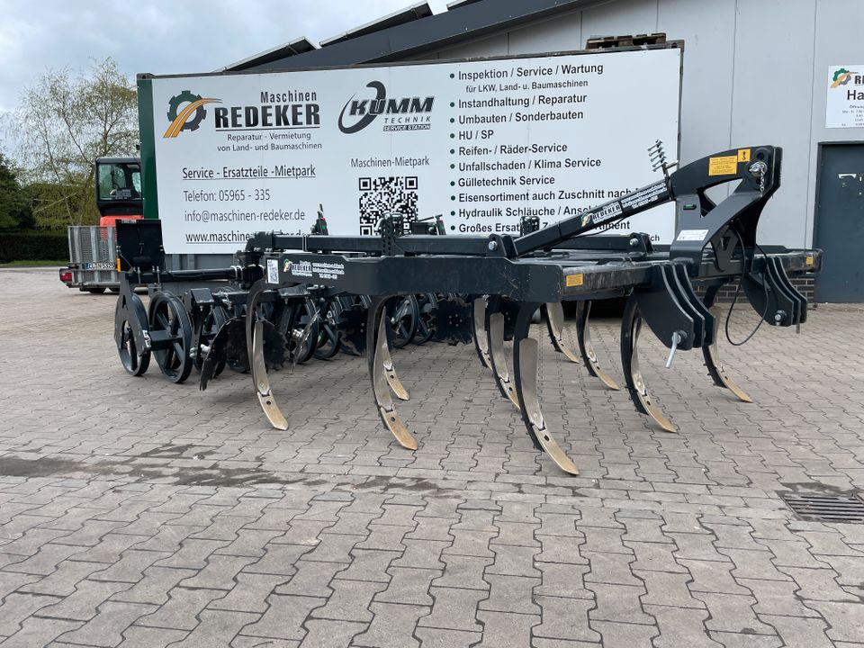 Grubber 3m gebraucht Mulchgrubber, Doppel-U-Profilwalze, Steinsicherung, LED-Beleuchtung, Vorführmaschine, Vorführgerät in Klein Berßen