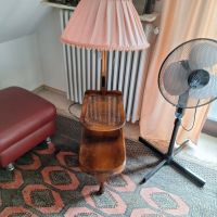Alte iStehlampe mit Tisch Vintage Niedersachsen - Neuenhaus Vorschau