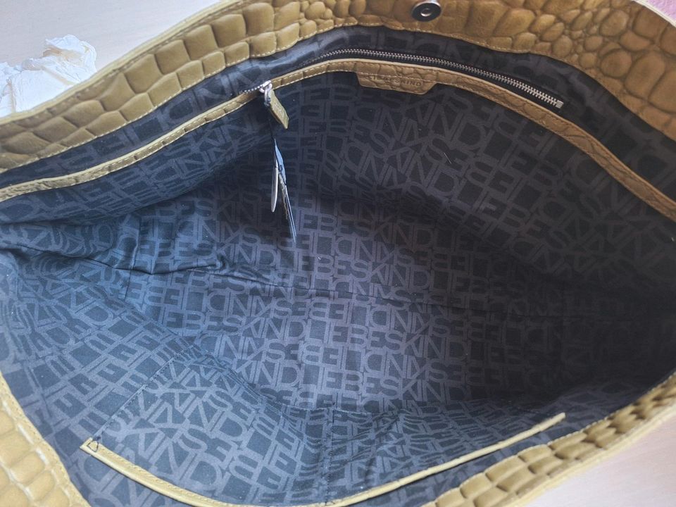 LIEBESKIND SHOPPER WAXY CROCO KHAKI NEU+ETIKETT +STAUBBEUTEL in Glienicke/Nordbahn