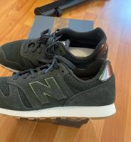 New Balance 373 Sneaker aturnschuhe grün metallic 41,5 Nordrhein-Westfalen - Nettersheim Vorschau