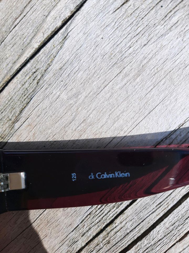 Originale Sonnenbrille von Calvin Klein mit Etui, in Schüttorf