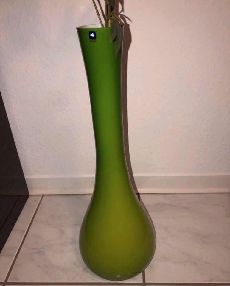 Leonardo Glas Vase grün (inkl. Kunstpflanze) in Fürth