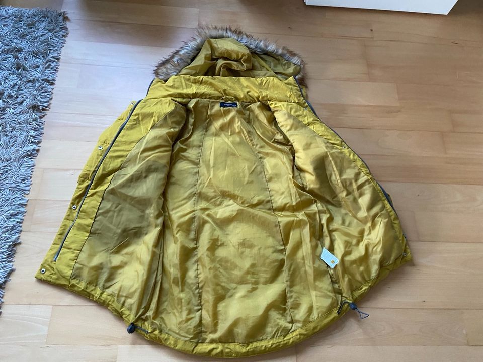 Reserved wattierte Winterjacke Gr.34 gelb TOP in Rosdorf