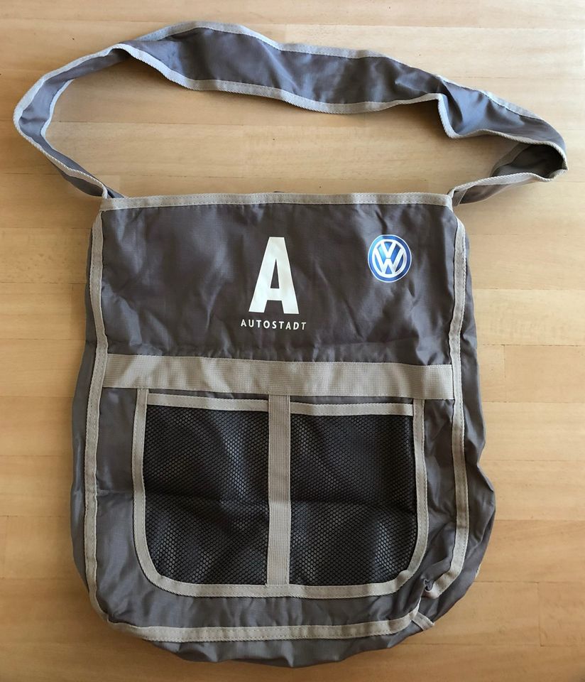 ORIGINAL VW AUTOSTADT TASCHE GRAU SCHULTERTASCHE UMHÄNGETASCHE in Babenhausen