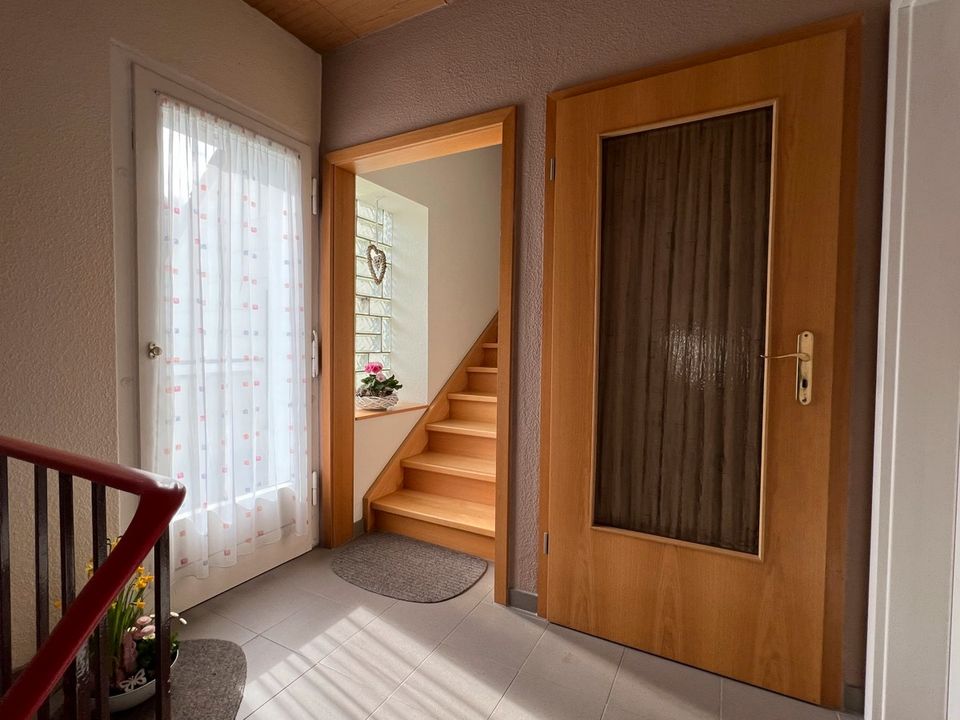 Äußerst gepflegtes Mehrfamilienhaus in idyllischer Lage als Kapitalanlage! in Horn-Bad Meinberg