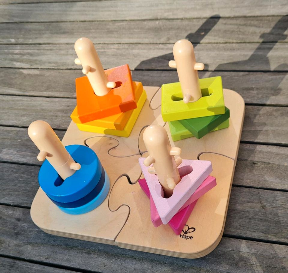 Hape Holz Steckspiel Steckpuzzle Kinderspielzeug in Leichlingen