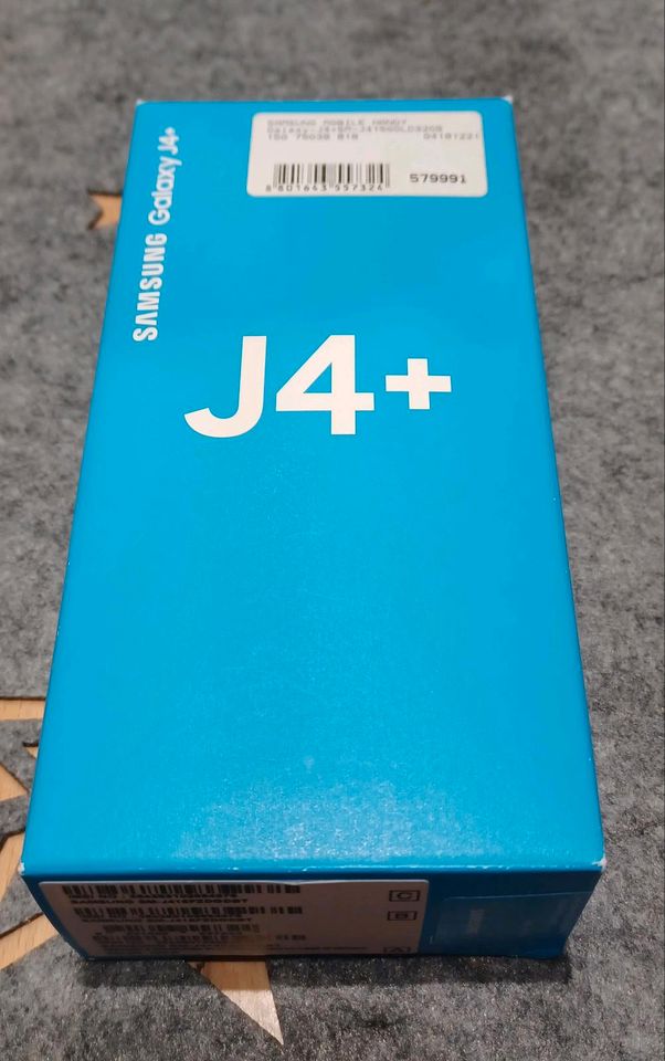 Samsung Galaxy j4 + in gold in Parsberg