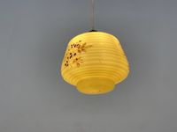 WMK Formschöne und gut erhaltene Retro Deckenlampe mit handbemaltem Lampenschirm aus Glas & besonders schönem Licht # Pendelleuchte Deckenleuchte Hängelampe Lampe Badleuchte Küchenlampe 70er Vinta Friedrichshain-Kreuzberg - Friedrichshain Vorschau