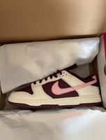 Nike Dunk Low Retro PRM Valentine's Day EU 42 Niedersachsen - Göttingen Vorschau