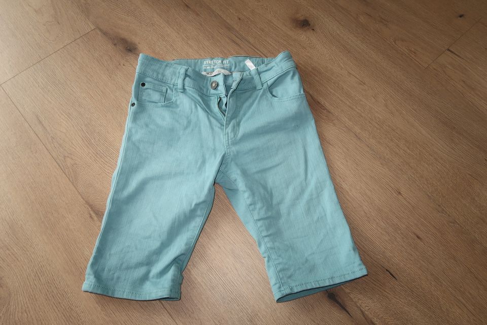 kurze Hose / Jeans / Shorts 134 H&M Stretch Fit in Kümmersbruck