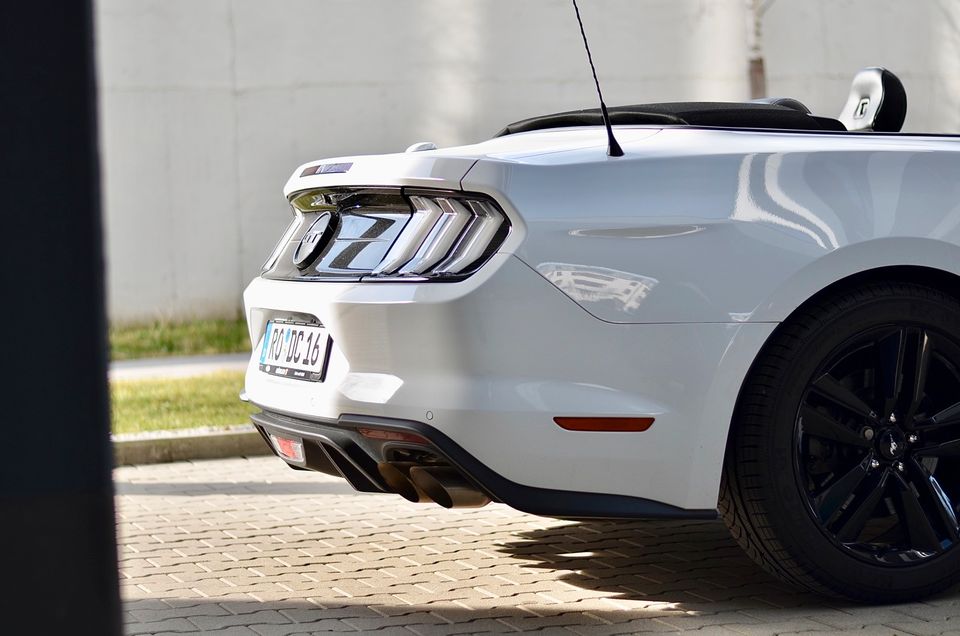 Ford Mustang GT Cabrio - MwSt. ausweisbar in Rosenheim