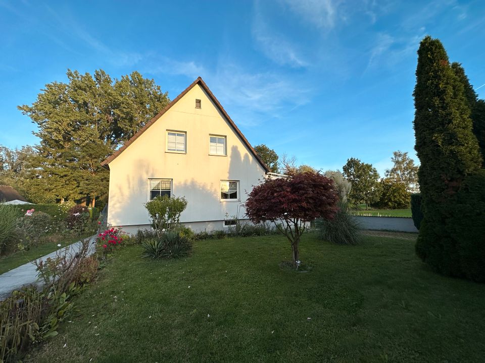 Einfamilienhaus mit großem Wintergarten & Grundstück am Bach in Ingolstadt