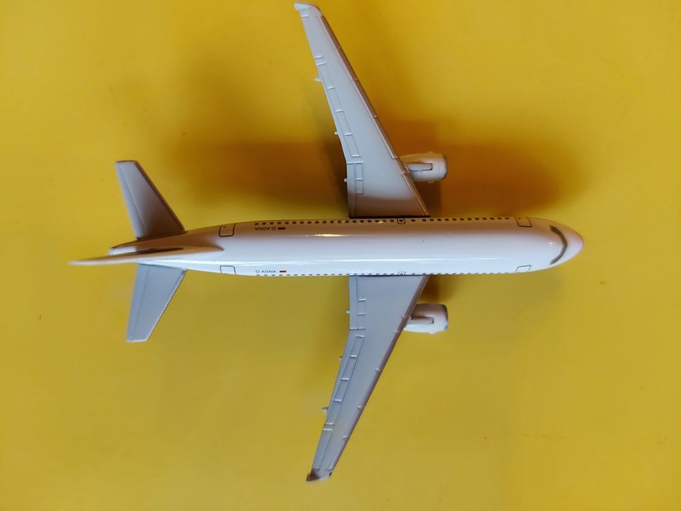 Herpa-Wings 1:500 DaimlerChrysler Aviation A319CJ Art.50 89 88 in Meckenbeuren