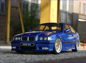 Modellauto BMW 3er (E36) Touring, rot, 1995 MCG 1:18 Metallmodell, Türen  und Hauben nicht zu öffnen bei