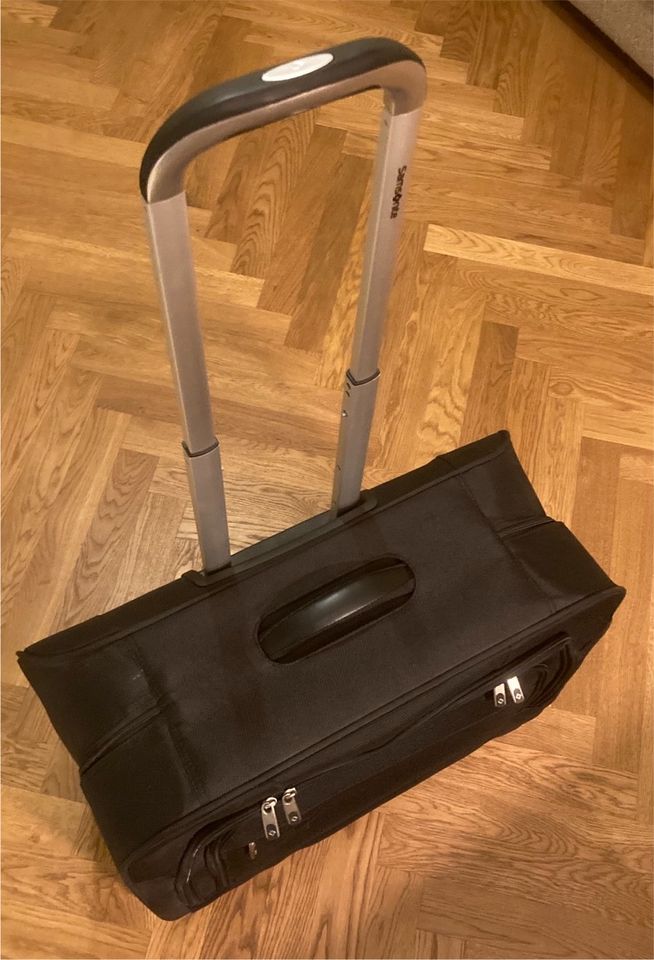 Samsonite Anzugkoffer auf Rollen (Rollen defekt) in Köln