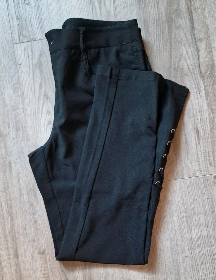 Schwarze Stoffhose melrose Gr. 40 Neu mit Schnürung in Bahretal