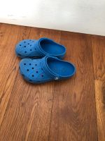 Crocs in blau Größe 10/11 Neuhausen-Nymphenburg - Neuhausen Vorschau