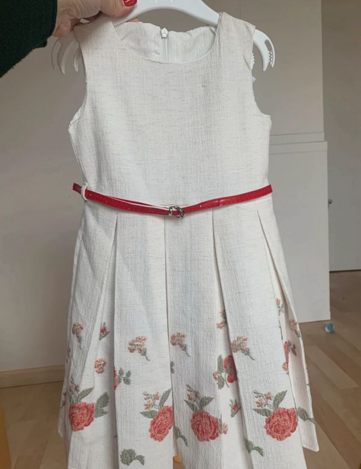 Süßes Kleid in Troisdorf