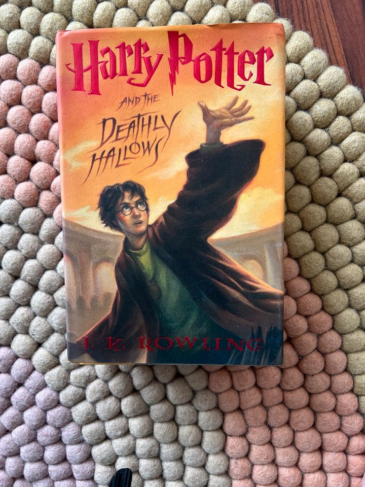 Harry Potter and the Deathly Hollows Hardcover in Köln