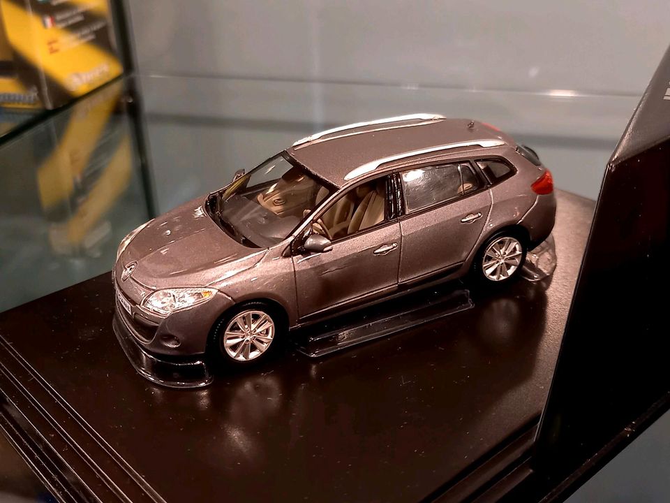 Renault Mégane III ph1 Estate 2009 Gris Cassiopée 1/43 Norev in Aachen