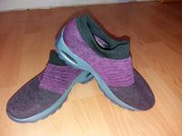 Freizeitschuh/Slipper  lila/schwarz  39 Niedersachsen - Tülau Vorschau
