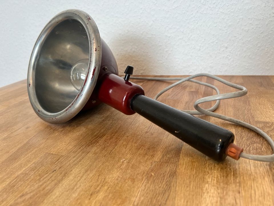 Handlampe Bakelit Leipzig DDR Wärmelampe Vintage Scheinwerfer in Leipzig