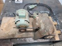 Elektromotor + Schalter Kabel und Stecker DDR Schleifbock Thüringen - Schwaara Vorschau