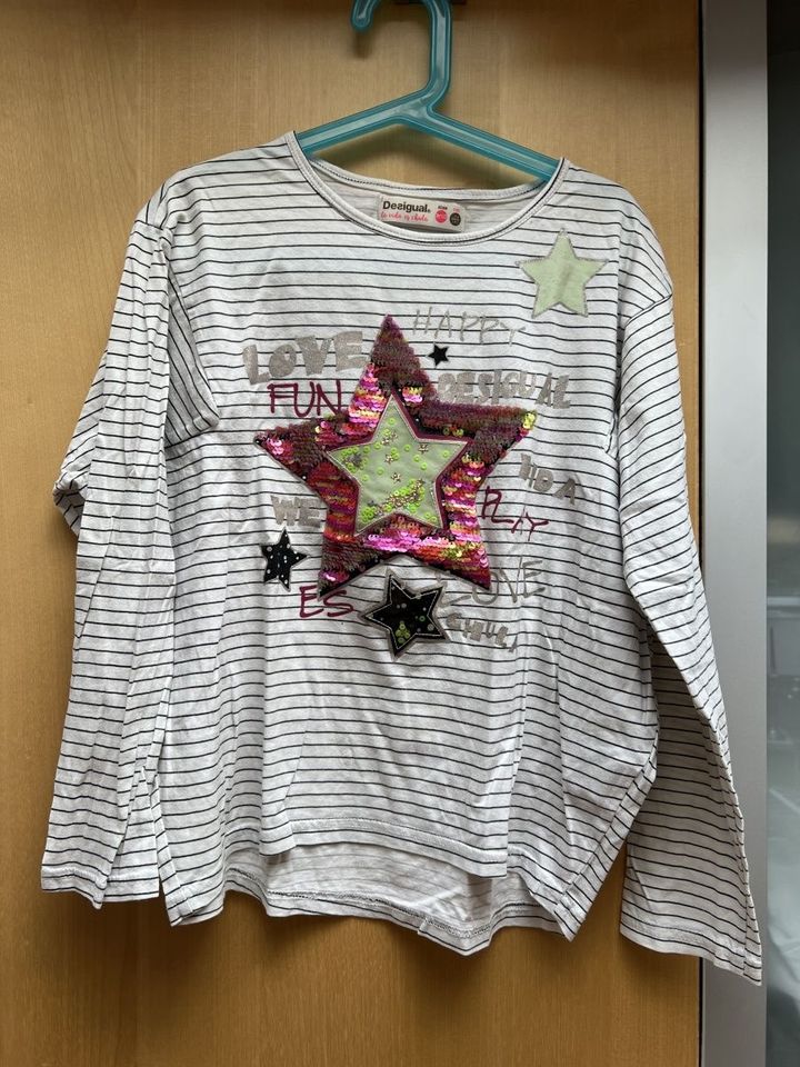 Shirt von Desigual mit Wendepailletten Größe 9/10 bzw. 134/140 in Hannover