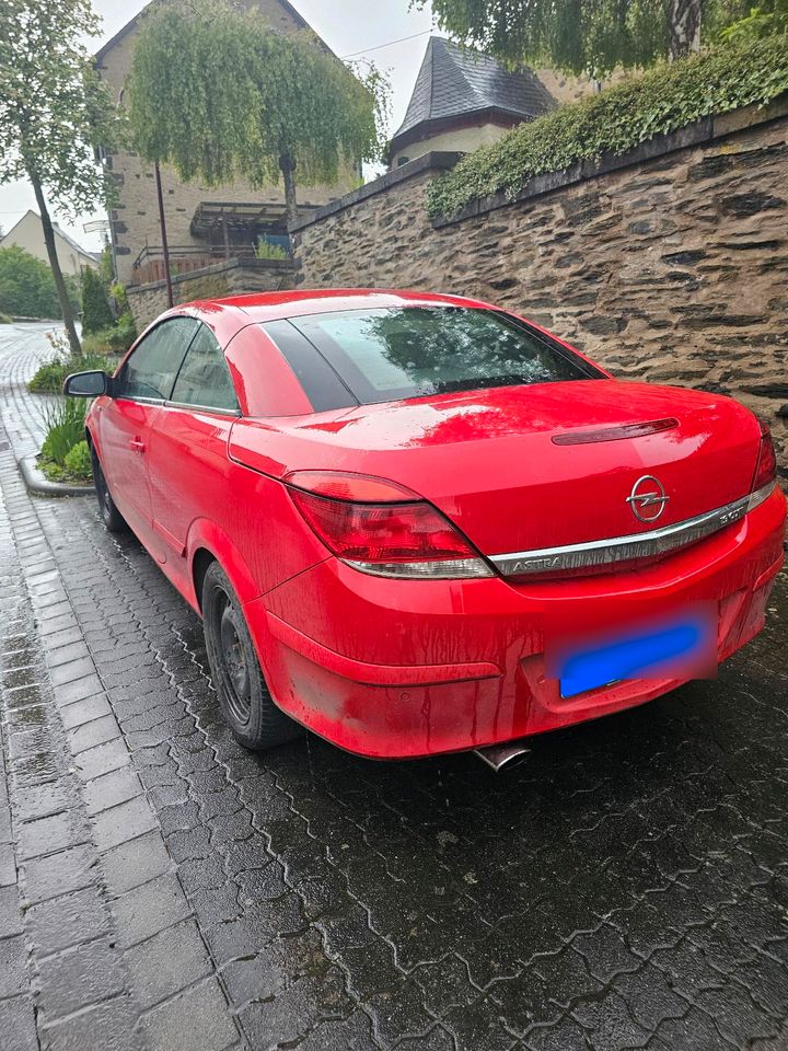 Opel Astra H TwinTop in Polch