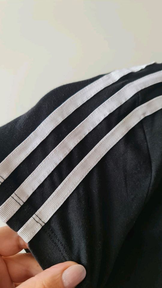 Kleid von adidas, Größe 152 in Hochheim am Main