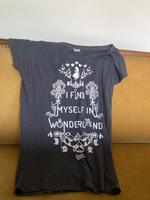 Süßes Alice T-Shirt grau weiß S I find myself in Wonderland Hessen - Neu-Isenburg Vorschau