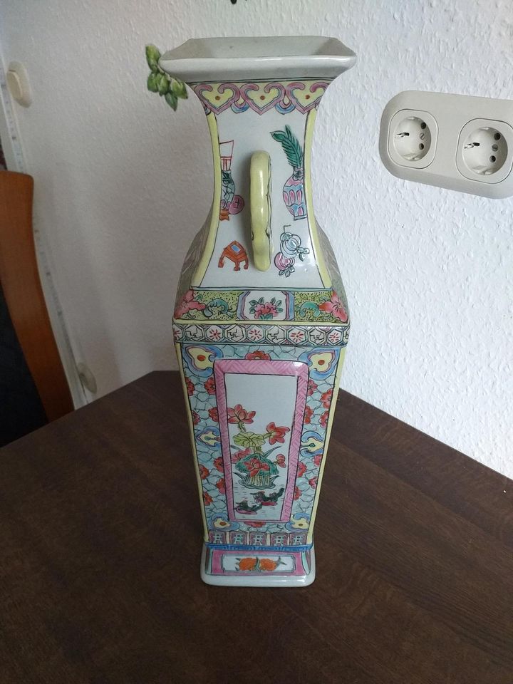 China Vase  eckig Porzellan ca 41,5cm hoch in Gladbeck