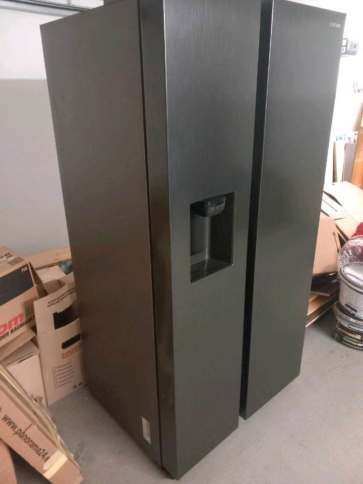Samsung Kühlschrank RS8GWEX in Saal