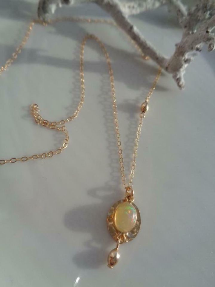 Gold Kette mit Opal-Anhänger, Gold Filled, zart und edel in Wittenberg