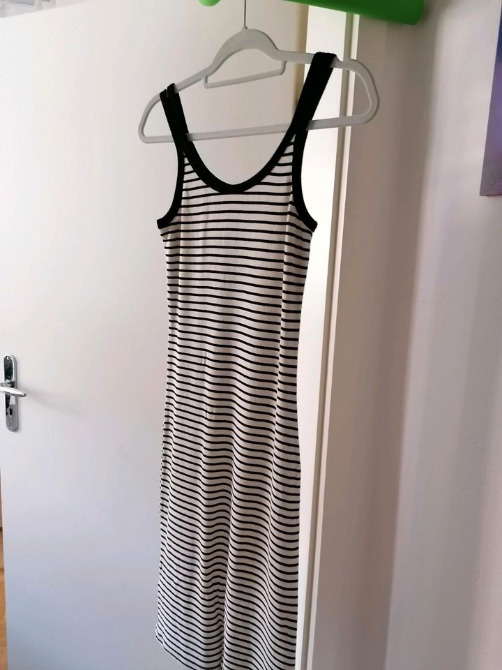 Mango Neu Schlauchkleid Stretchkleid Sommerkleid schwarz weiß S in Regensburg