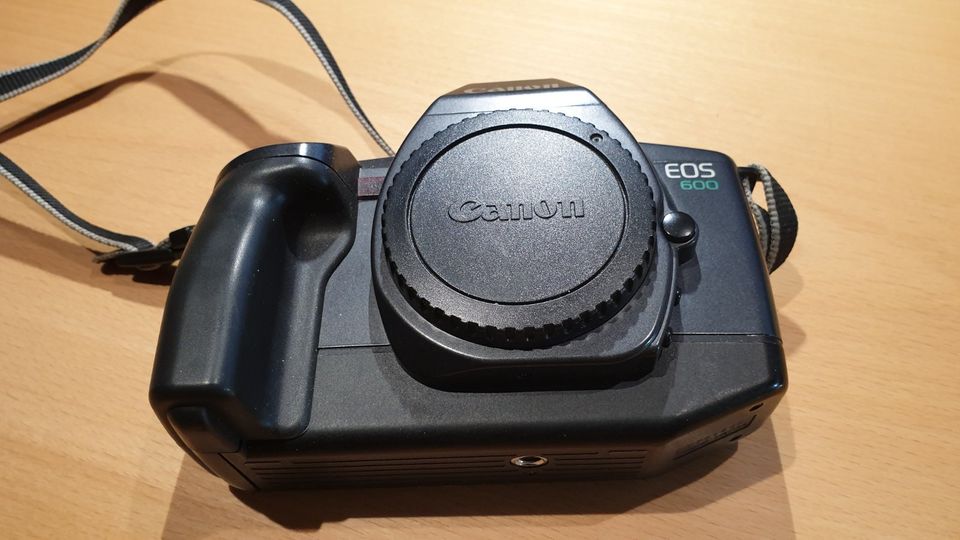 Spiegelreflexkamera Canon EOS 600, analog, Body mit Data-Back in Poppenricht