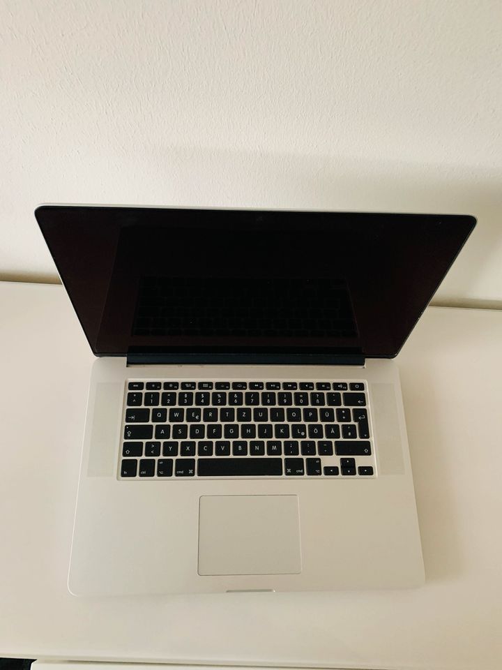 MacBook Pro 15 Zoll • i7 in Kiel