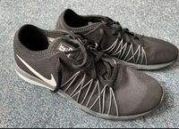 Nike Sportschuhe Sneaker Gr. 39, schwarz, wie neu! Nordrhein-Westfalen - Kreuztal Vorschau
