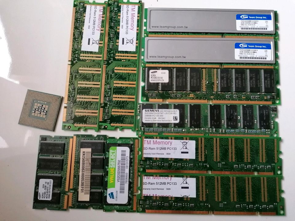 Arbeitsspeicher RAM SD DDR 3 III in Fulda
