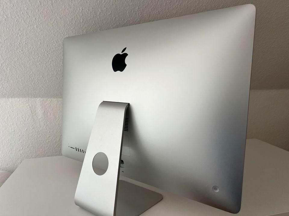 Apple iMac 27 “ 2017 1 TB Magic Trackpad & Keyboard TOP Zustand in Flensburg