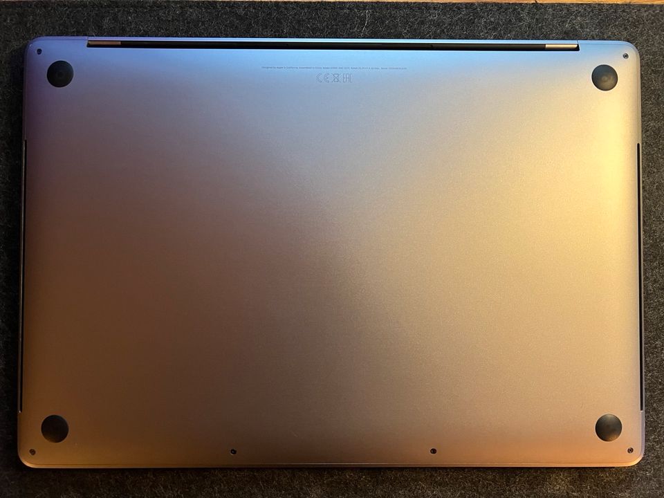 MacBook Pro 2018, 2,2GHz Intel i7, 16GB RAM, 256GB Speicher in Waiblingen