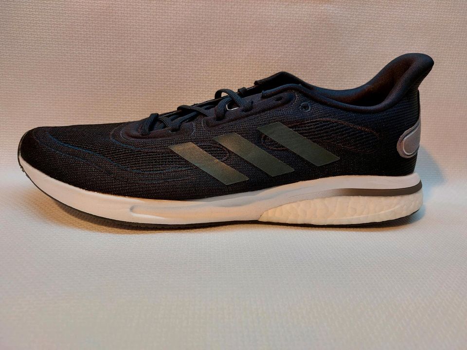 Laufschuhe ADIDAS SUPERNOVA M Neu Größe 12 in Müllheim