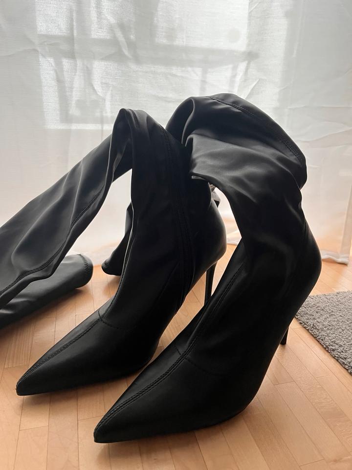 Overknee-Stiefel Leder schwarz mit Absatz Asos design Kathryn in Regensburg